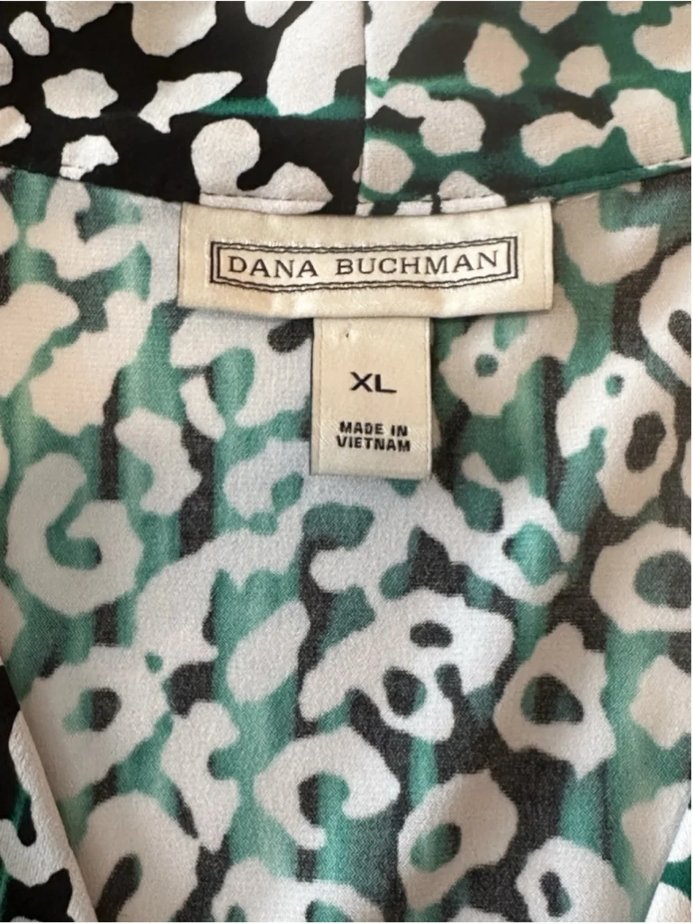 Dana Buchman Chic Sleeveless Career Blouse Womens XL Green & Black Animal Print - Picture 6 of 13